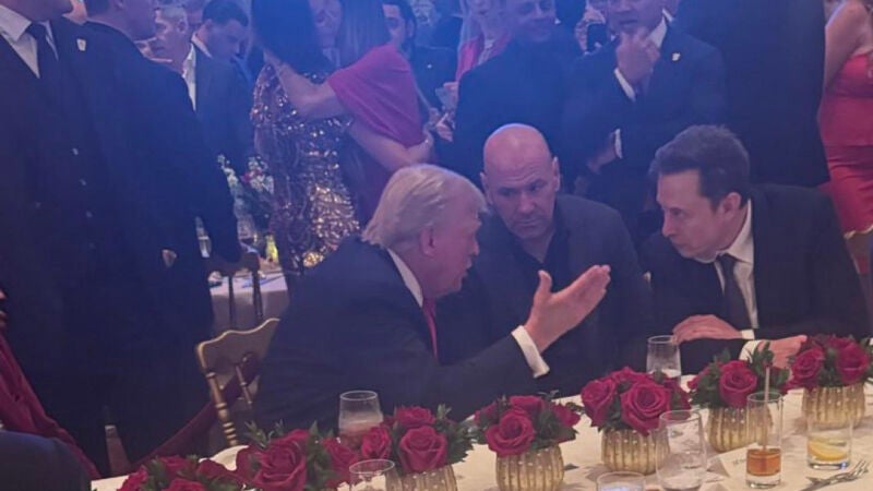 Elon Musk y Donald Trump en la cena del candidato republicano en la noche electoral