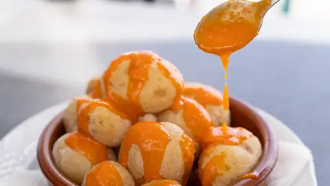 Tapa de papas arrugadas con mojo Tapa de papas arrugadas con mojo