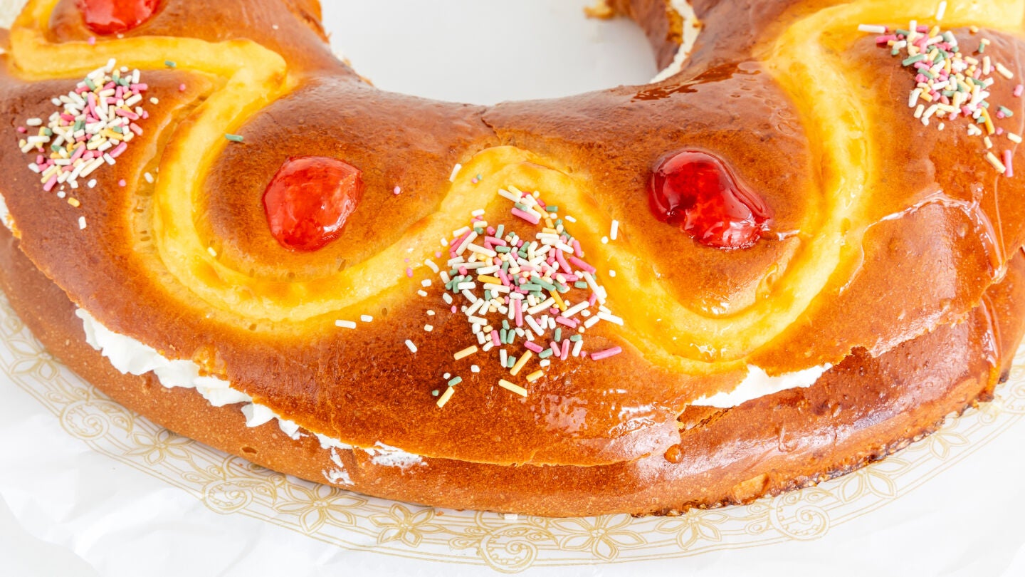 Corona de la Almudena, postre t&iacute;pico del D&iacute;a de la Almudena en Madrid