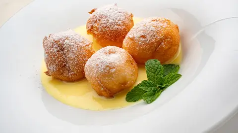 Receta exprés de buñuelos de viento con natillas, de Karlos Arguiñano: "Hacedlo porque vais a flipar" Receta exprés de buñuelos de viento con natillas, de Karlos Arguiñano: "Hacedlo porque vais a flipar"