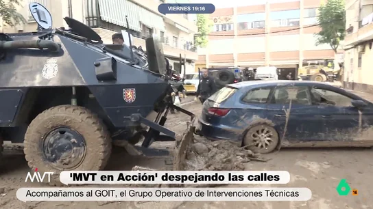 Más Vale Tarde acompaña a la Policía en la retirada de coches: así es el operativo montado en Valencia Más Vale Tarde acompaña a la Policía en la retirada de coches: así es el operativo montado en Valencia