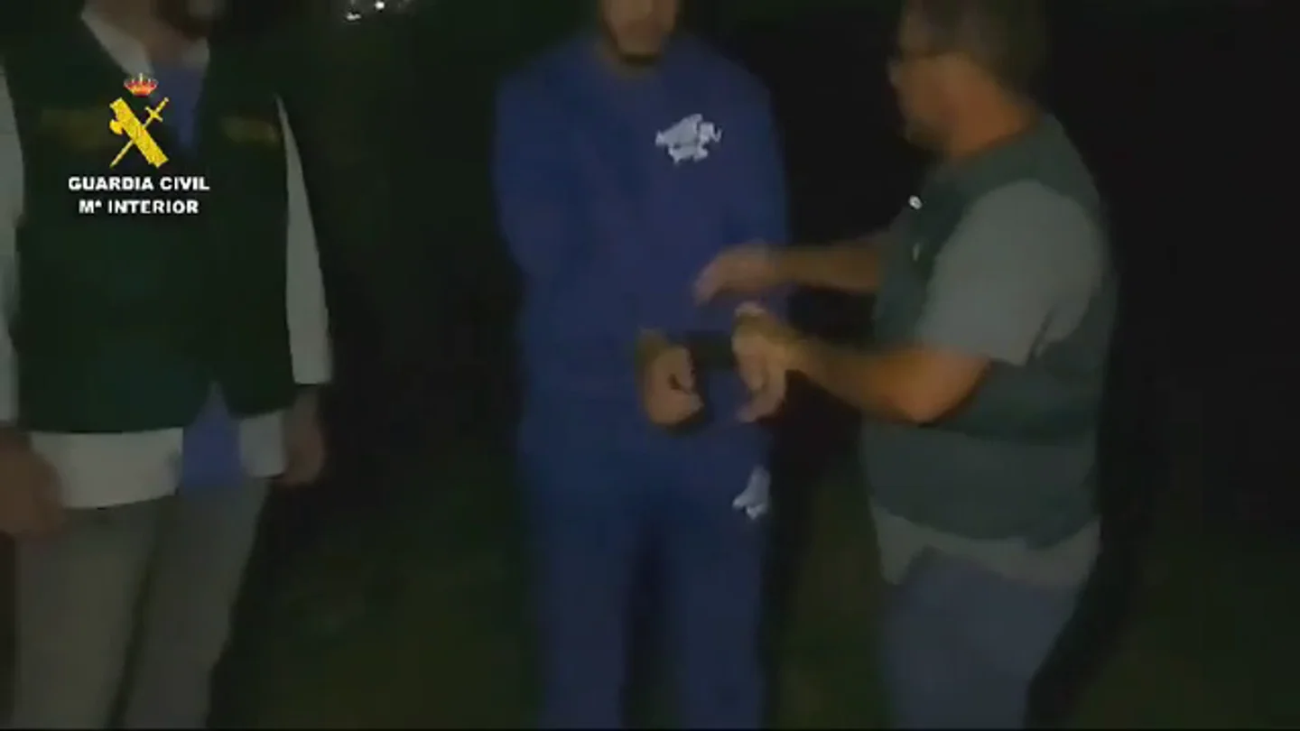 Detenidos dos tripulantes de la narcolancha que mató a dos guardias civiles en Barbate Detenidos dos tripulantes de la narcolancha que mató a dos guardias civiles en Barbate