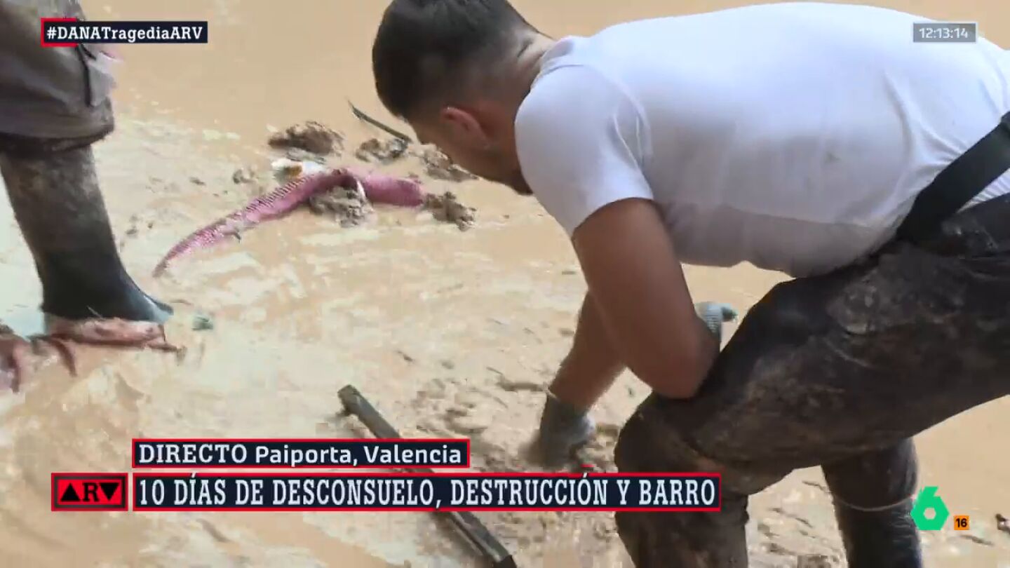 Calles todavía más inundadas en Paiporta por el estancamiento del alcantarillado