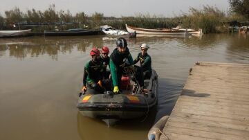 Despliegue de efectivos de la Guardia Civil en búsqueda de desaparecidos en la Albufera