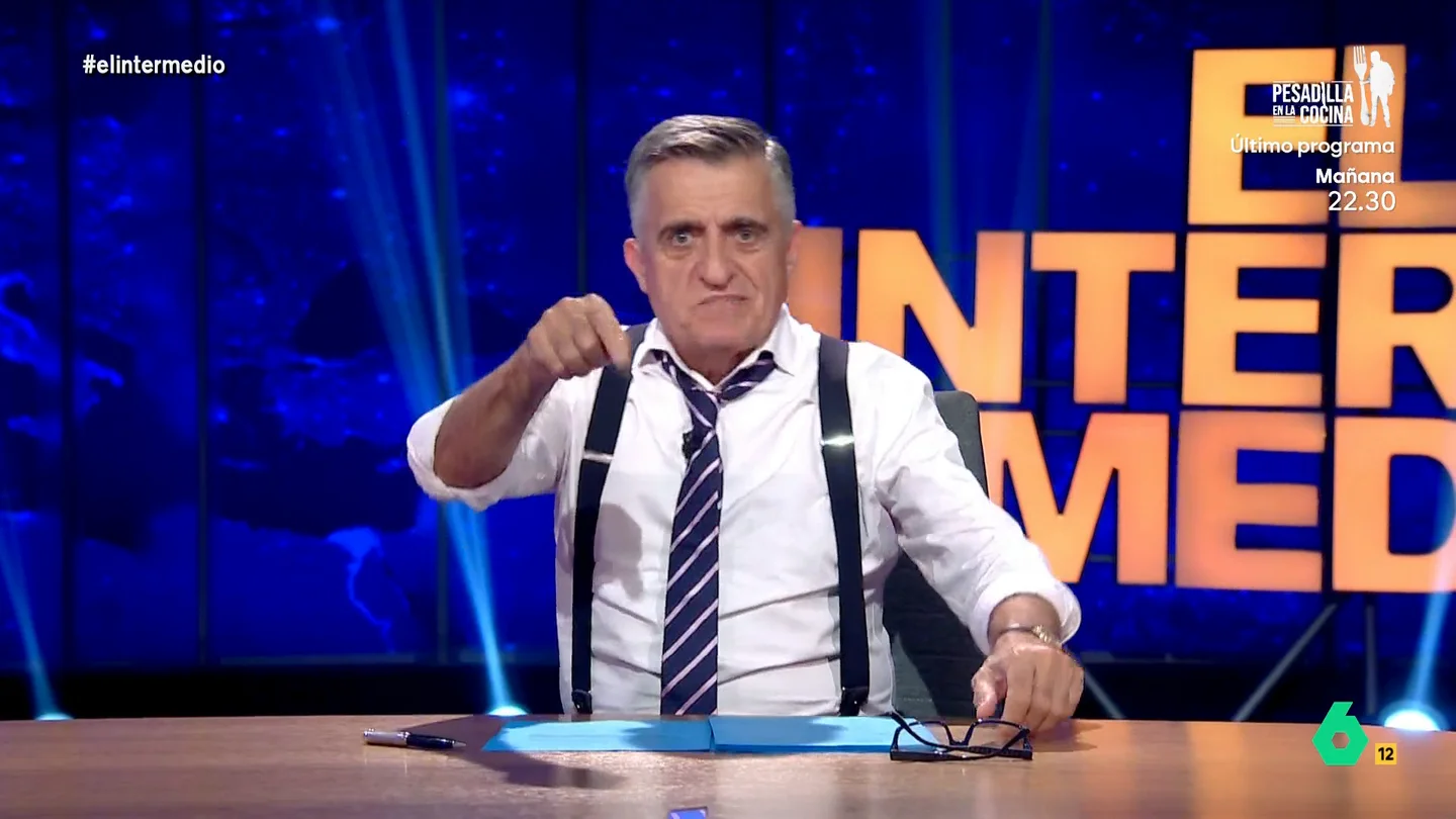 Wyoming se enfrenta en una 'batalla de gallos' y saca su lado más rapero para contestar a un fan de El Intermedio Wyoming se enfrenta en una 'batalla de gallos' y saca su lado más rapero para contestar a un fan de El Intermedio