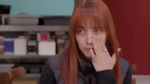 La propietaria del 'CD Estoril II' se derrumba ante Chicote: "Mis hijas me dicen que soy mala madre, es difícil para ellas" La propietaria del 'CD Estoril II' se derrumba ante Chicote: "Mis hijas me dicen que soy mala madre, es difícil para ellas"