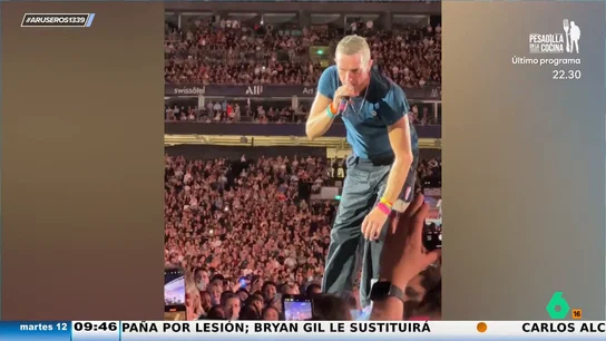 Chris Martin interrumpe el concierto de Coldplay para auxiliar a un niño al que "estaban aplastando" Chris Martin interrumpe el concierto de Coldplay para auxiliar a un niño al que "estaban aplastando"