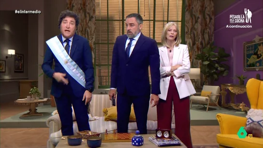 'Giorgia Meloni', 'Santiago Abascal' y 'Javier Milei' discuten por las tareas del hogar "Tanto decir que tenemos que limpiar nuestro país de comunismo y de inmigrantes y se nos ha olvidado que tenemos que pasar también la bayeta por casa", comenta 'Abascal' a sus compañeros de piso 'Milei' y 'Meloni' en esta entrega de 'Fachas'.