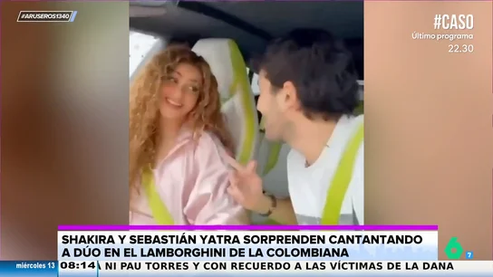 El viral de Shakira y Sebastián Yatra cantando 'Las de la intuición' en un Lamborghini El viral de Shakira y Sebastián Yatra cantando 'Las de la intuición' en un Lamborghini