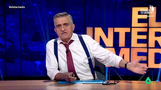 Wyoming, sobre el jefe de la UDEF que tenía 20 millones de euros emparedado Wyoming reacciona en este vídeo a la detención del jefe de la UDEF, Óscar Sánchez Gil, tras descubrirse que tenía 20 millones de euros escondidos: "Puede que estuviera cometiendo un delito económico, o que se llevara el trabajo a casa".