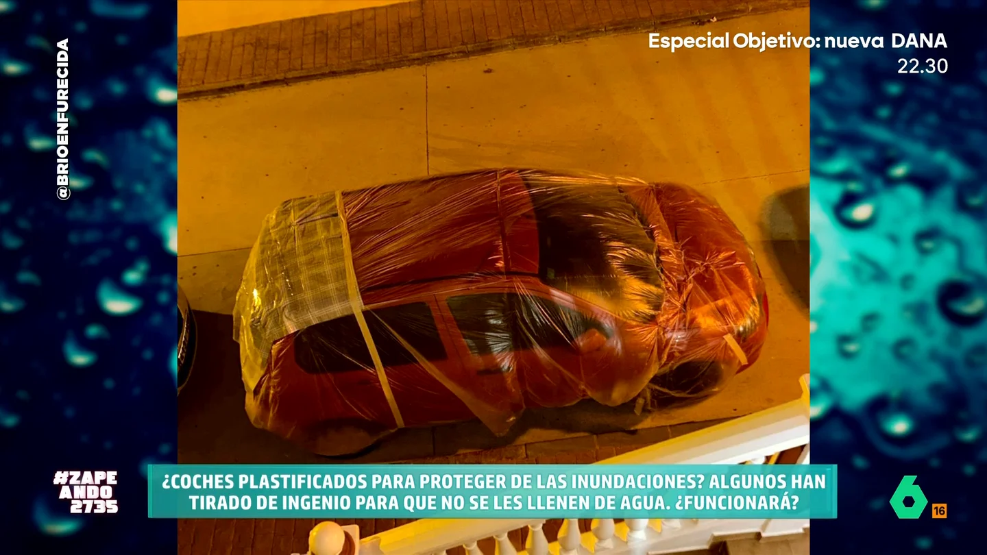 ¿Es útil plastificar el coche para evitar los daños de la DANA? Así opina Francisco Cacho Los últimos días se han hecho virales imágenes de vehículos atados a farolas o cubiertos con film plástico para evitar los posibles daños provocados por la lluvia y las riadas.