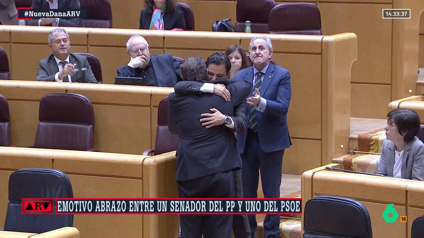 ARV abrazo en el Senado ARV abrazo en el Senado