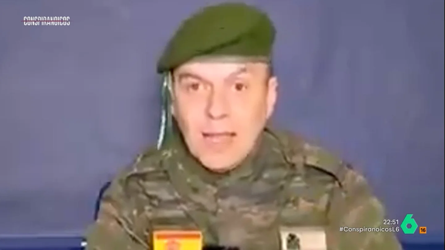 Conspiranoicos militar falso, vídeo def Conspiranoicos militar falso, vídeo def