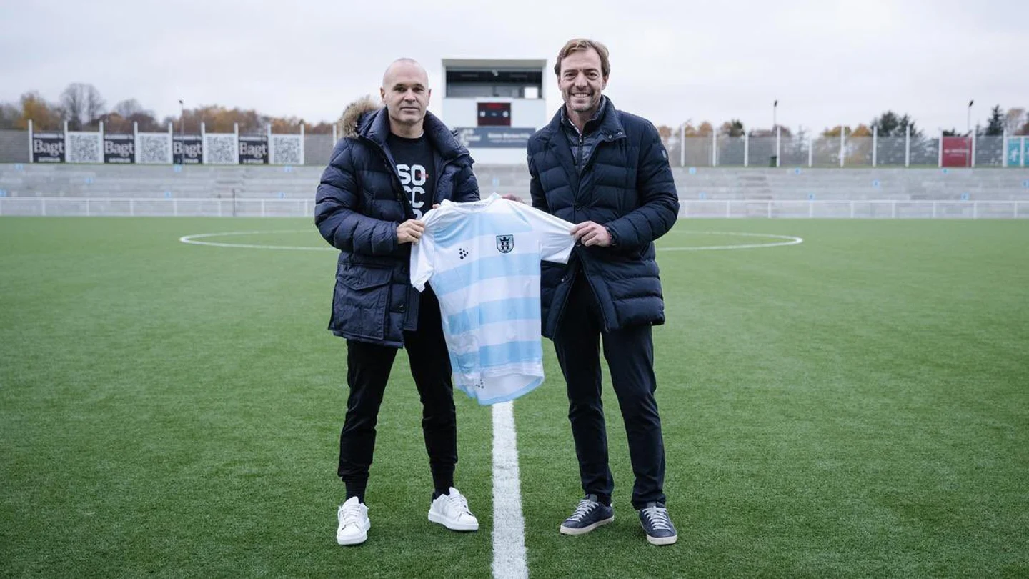 Andrés Iniesta se hace con el FC Helsingor Andrés Iniesta se hace con el FC Helsingor