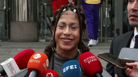 La becaria del musical Malinche que denunció a Nacho Cano por un delito contra los trabajadores y contra los extranjeros, Lesly G.O., a la salida de los juzgados de Plaza de Castilla La becaria del musical Malinche que denunció a Nacho Cano por un delito contra los trabajadores y contra los extranjeros, Lesly G.O., a la salida de los juzgados de Plaza de Castilla