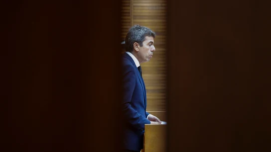 El president de la Generalitat, Carlos Mazón comparece en Les Corts durante el pleno de este viernes. El president de la Generalitat, Carlos Mazón comparece en Les Corts durante el pleno de este viernes.