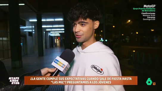 Un joven, sobre la gente que sale de fiesta para ligar: "Me enfadan y me caen mal... están vacíos por dentro" ¿La gente cumple sus expectativas cuando sale de fiesta 'hasta las mil'? Zapeando sale a la calle para preguntar a los jóvenes si han disfrutado su noche o si, por ejemplo, salen con intención de ligar.