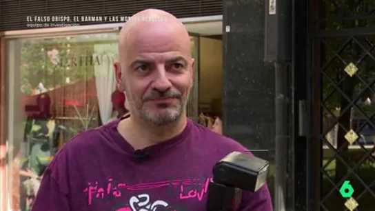 Un fotógrafo relata cómo fue la entrevista que le hizo al falso obispo Pablo de Rojas: "Se le veía con aires de grandeza" Un fotógrafo relata cómo fue la entrevista que le hizo al falso obispo Pablo de Rojas: "Se le veía con aires de grandeza"