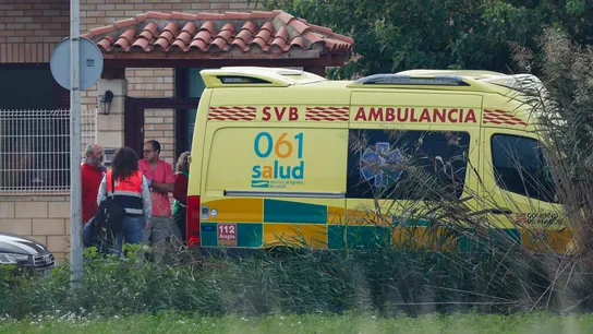 Una ambulancia, en la residencia Villafranca de Ebro Una ambulancia, en la residencia Villafranca de Ebro