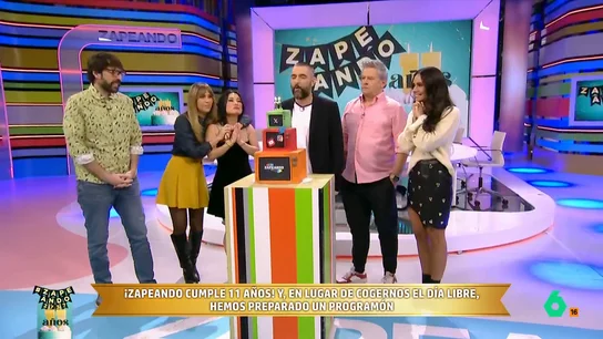 Zapeando celebra 11 años en pantalla con una tarta gigante en plató Zapeando celebra 11 años en pantalla con una tarta gigante en plató