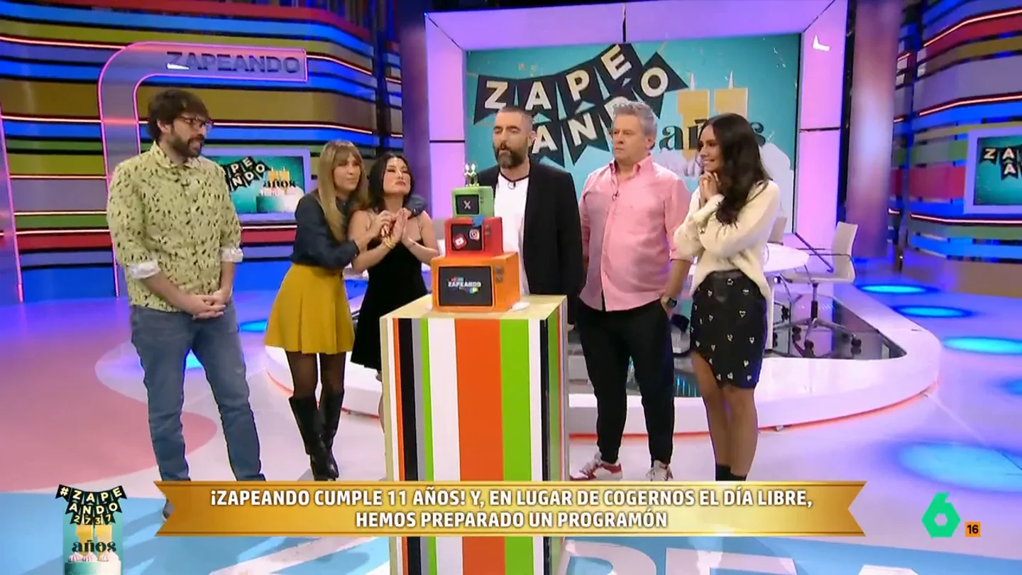 Zapeando celebra 11 años en pantalla con una tarta gigante en plató Zapeando celebra 11 años en pantalla con una tarta gigante en plató