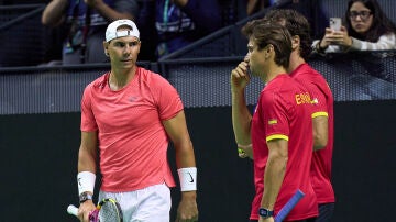 Rafa Nadal escucha a David Ferrer