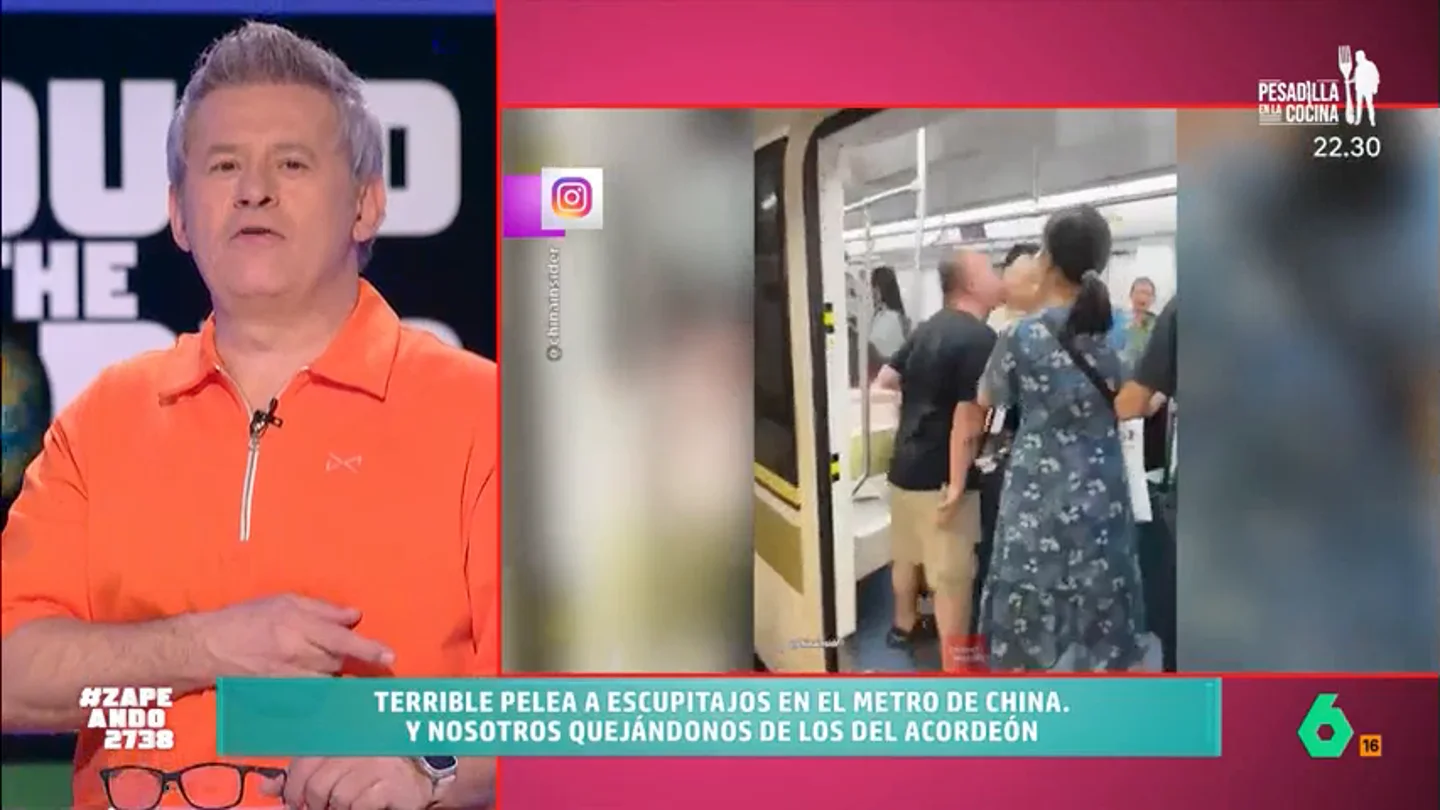 La reacción de Miki Nadal tras ver a dos hombres lanzándose escupitajos en China: "Luego que si el Covid venía de un pangolín" La reacción de Miki Nadal tras ver a dos hombres lanzándose escupitajos en China: "Luego que si el Covid venía de un pangolín"