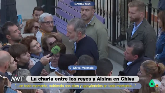Cristina Pardo reacciona a la entrevista improvisada de Alsina a Felipe VI y Letizia "Letizia parecía más periodista que reina hoy", afirma Cristina Pardo en este vídeo de Más Vale Tarde donde analiza la breve entrevista de Carlos Alsina a los reyes durante su visita a Chiva, en Valencia.