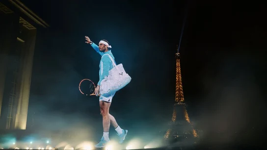París corona a Rafa Nadal junto a la Torre Eiffel con un homenaje sin precedentes París corona a Rafa Nadal junto a la Torre Eiffel con un homenaje sin precedentes