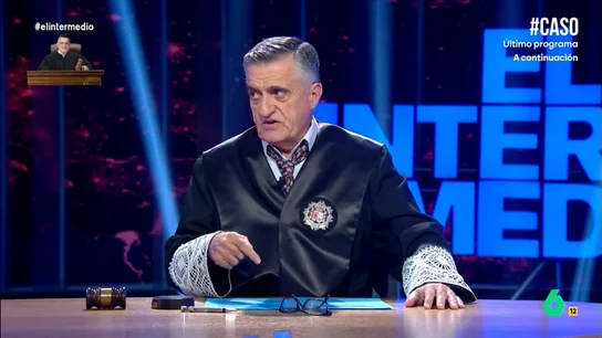 Wyoming, sobre la 'obsesión' del juez Peinado con Pedro Sánchez: "Si tuviera 15 años sería el presidente de su club de fans" Sánchez se ha mostrado tranquilo ante las nuevas peticiones del juez Peinado a su mujer, Begoña Gómez. El juez ha imputado, además, a Juan José Güemes por no haber sabido explicar porque contrató a Gómez para el instituto de empresa.