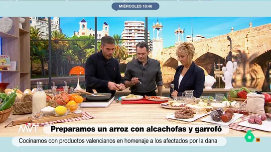 Pablo Ojeda se 'enfada' con Cristina Pardo e Iñaki López: "¿Os seguís sorprendiendo de que os traiga cosas buenas?" El nutricionista ha elaborado un arroz con verduras de la huerta valenciana para homenajear a los afectados por la DANA. Los presentadores han alagado la elaboración de Pablo que no ha dudado en lanzarles un 'dardo' ante sus piropos.