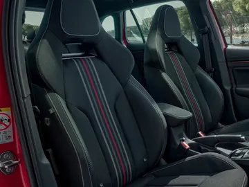 Todavía existe el coche equipado al máximo con asientos deportivos a buen precio: es un Skoda Monte Carlo que se queda en 26.000 € Todavía existe el coche equipado al máximo con asientos deportivos a buen precio: es un Skoda Monte Carlo que se queda en 26.000 €