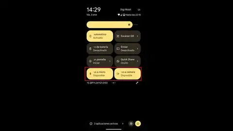 Desactivando la cámra y el micrófono desde la barra de notificaciones. Desactivando la cámra y el micrófono desde la barra de notificaciones.