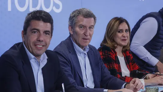 (I-D) El presidente de la Generalitat y del PPCV, Carlos Mazón; el presidente del Partido Popular, Alberto Núñez Feijóo y la alcaldesa de Valencia, María José Catalá, en un encuentro en València. (I-D) El presidente de la Generalitat y del PPCV, Carlos Mazón; el presidente del Partido Popular, Alberto Núñez Feijóo y la alcaldesa de Valencia, María José Catalá, en un encuentro en València.