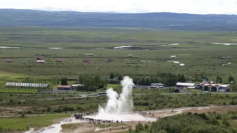 Géiser Strokkur, en Islandia Géiser Strokkur, en Islandia