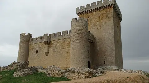 Castillo de Villalonso Castillo de Villalonso