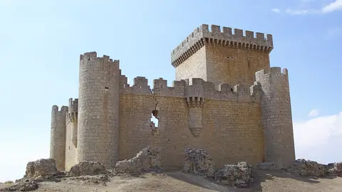 Castillo de Villalonso Castillo de Villalonso