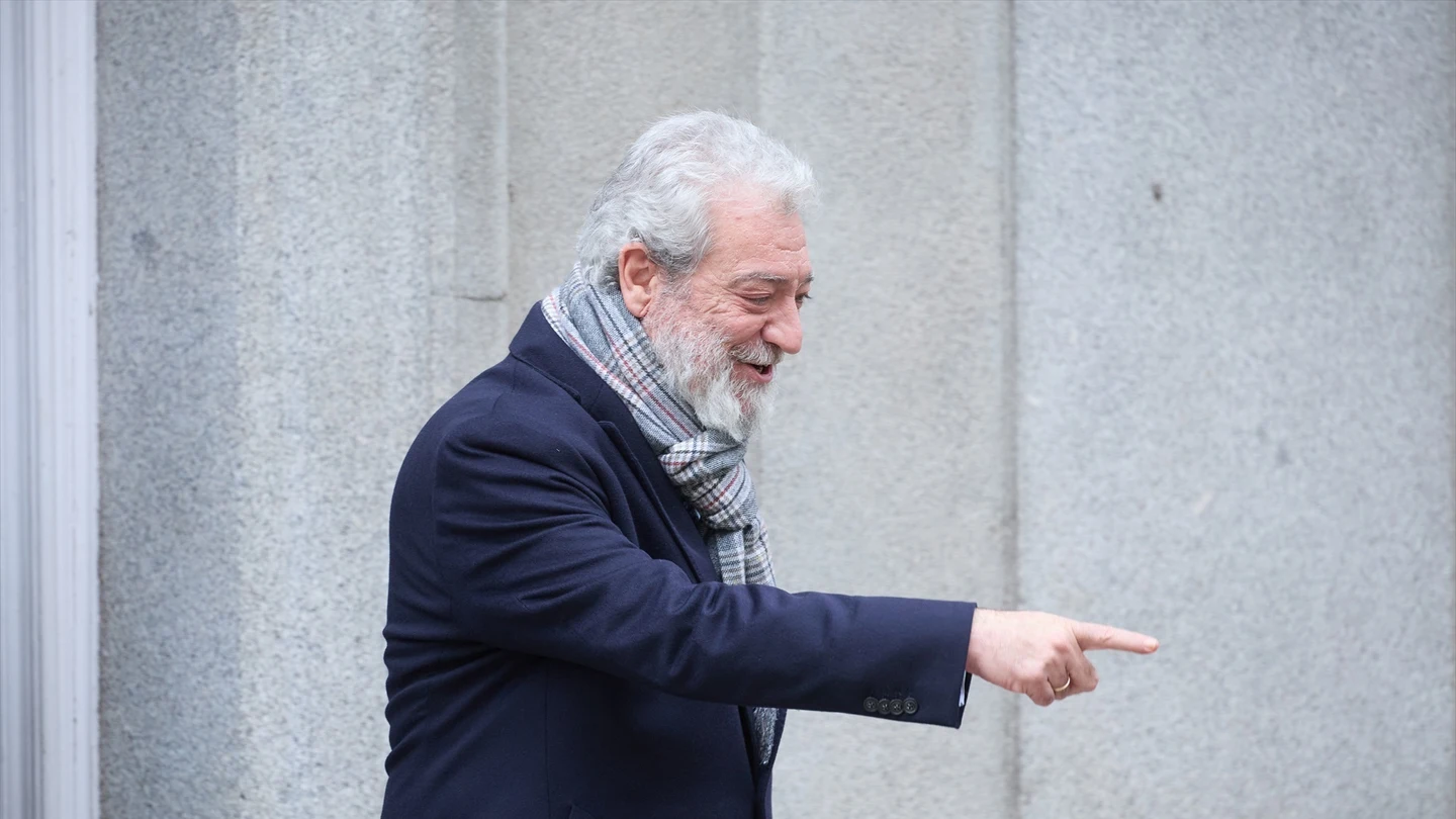 El jefe de gabinete de Isabel Díaz Ayuso, Miguel Ángel Rodríguez, tras salir de declarar del Tribunal Supremo, a 8 de enero de 2025, en Madrid (España). El jefe de gabinete de Isabel Díaz Ayuso, Miguel Ángel Rodríguez, tras salir de declarar del Tribunal Supremo, a 8 de enero de 2025, en Madrid (España).