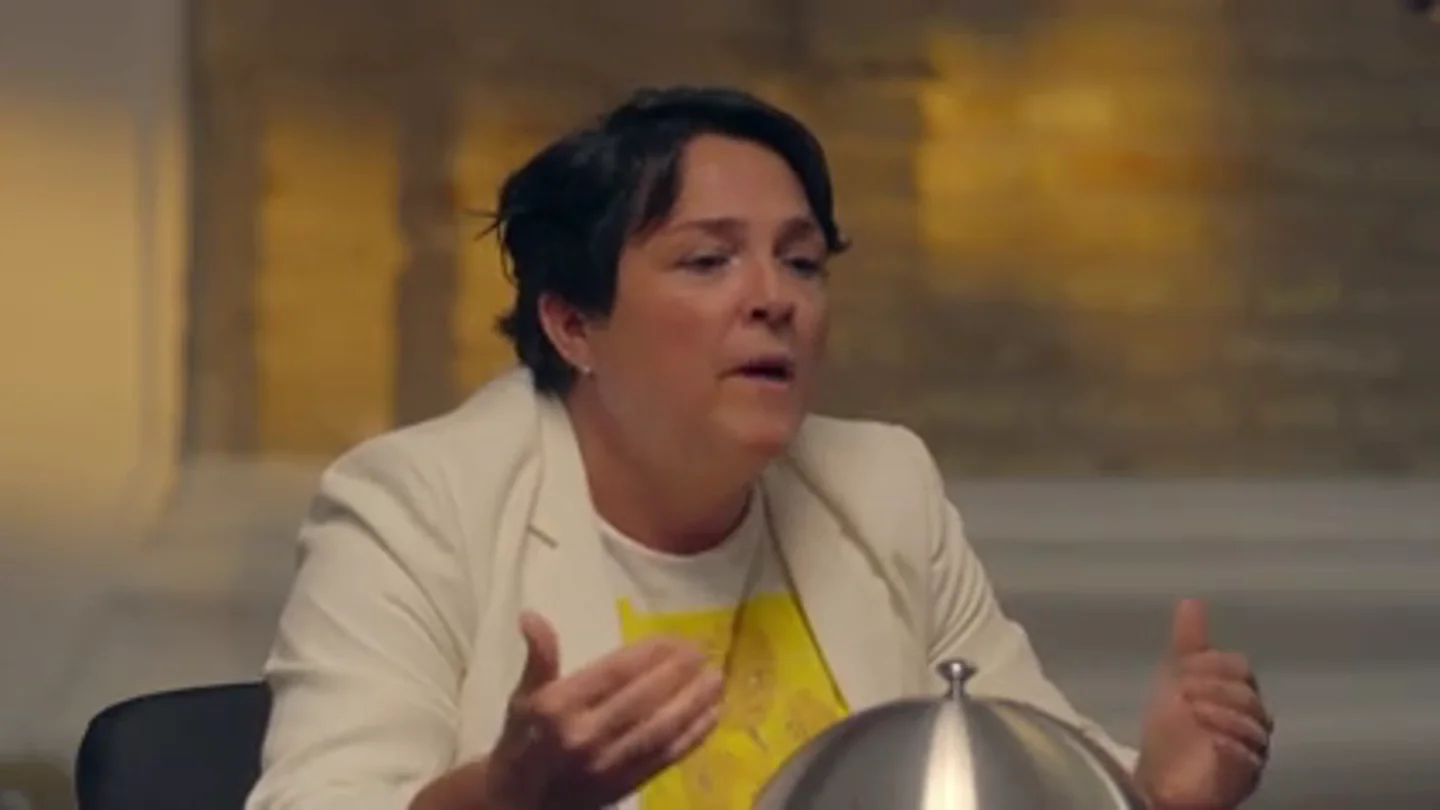 Rocío ataca a sus compañeros en la valoración: "Qué poca vergüenza tirarme una tarta en la cámara, callárselo y pedirlo en el servicio" Rocío ataca a sus compañeros en la valoración: "Qué poca vergüenza tirarme una tarta en la cámara, callárselo y pedirlo en el servicio"