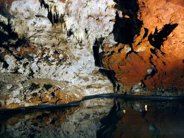 Cueva de El Soplao, en Cantabria Cueva de El Soplao, en Cantabria