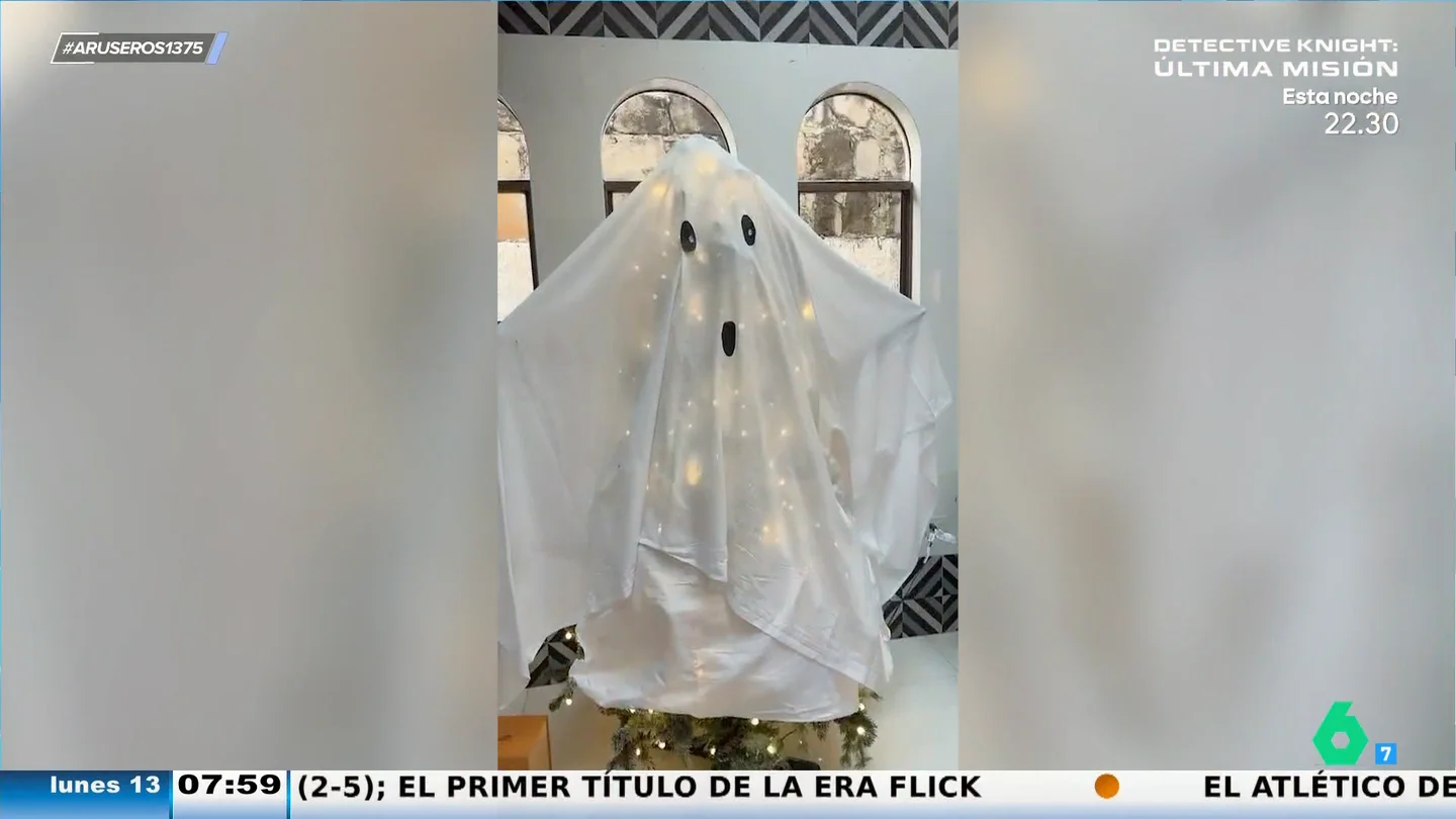 La solución perfecta para los perezosos que no quitan el árbol de Navidad hasta el próximo año La solución perfecta para los perezosos que no quitan el árbol de Navidad hasta el próximo año