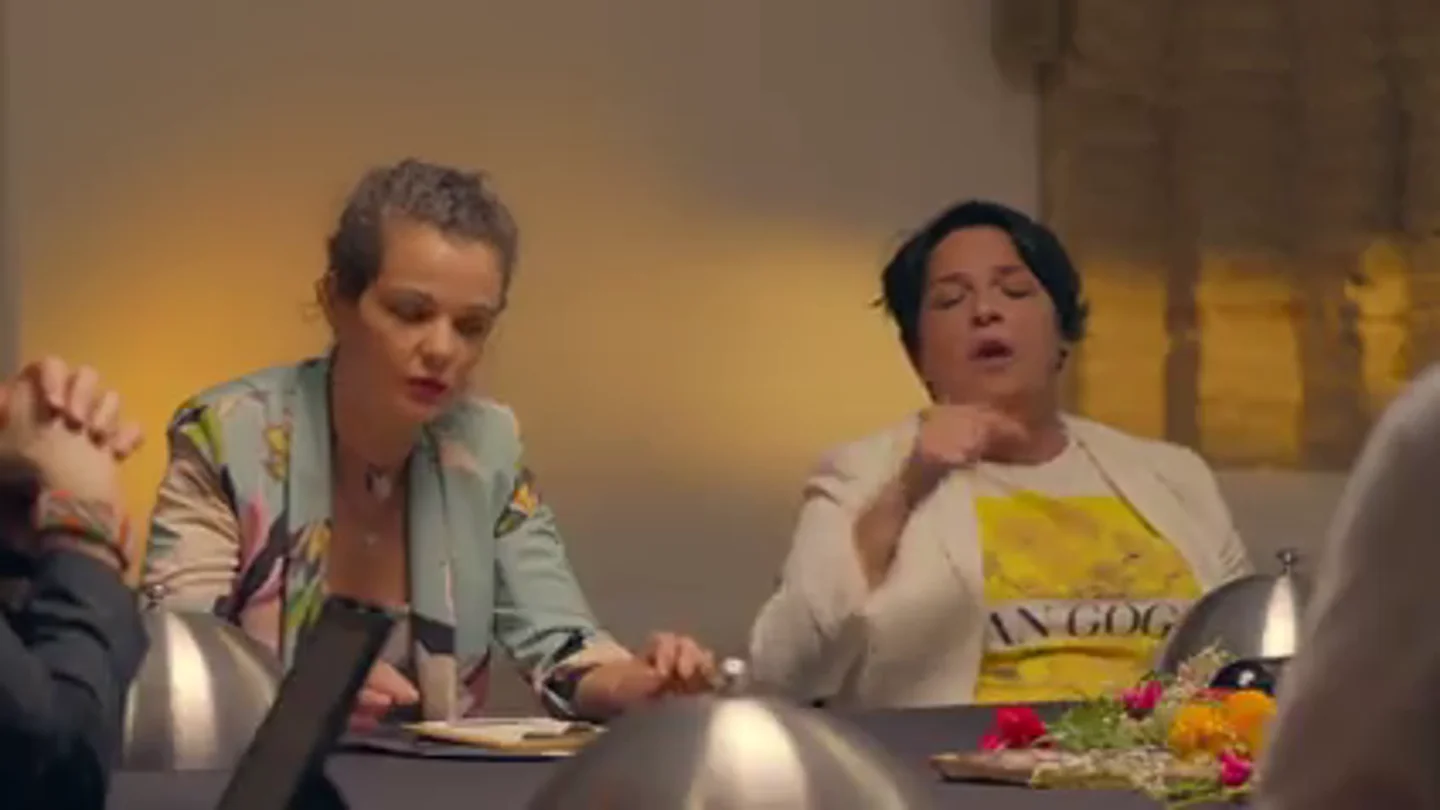 En tenso momento de Sofía y Rocío en las valoraciones finales de 'Batalla de restaurantes': "No llevo ningún cartel que ponga con quién me acuesto" En tenso momento de Sofía y Rocío en las valoraciones finales de 'Batalla de restaurantes': "No llevo ningún cartel que ponga con quién me acuesto"