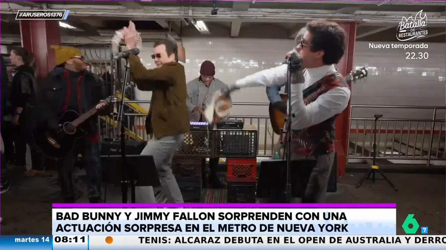 Bad Bunny y Jimmy Fallon sorprenden en la estación de metro de Nueva York con un concierto sorpresa Bad Bunny y Jimmy Fallon sorprenden en la estación de metro de Nueva York con un concierto sorpresa