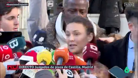 Elisa Mouliáa Elisa Mouliáa