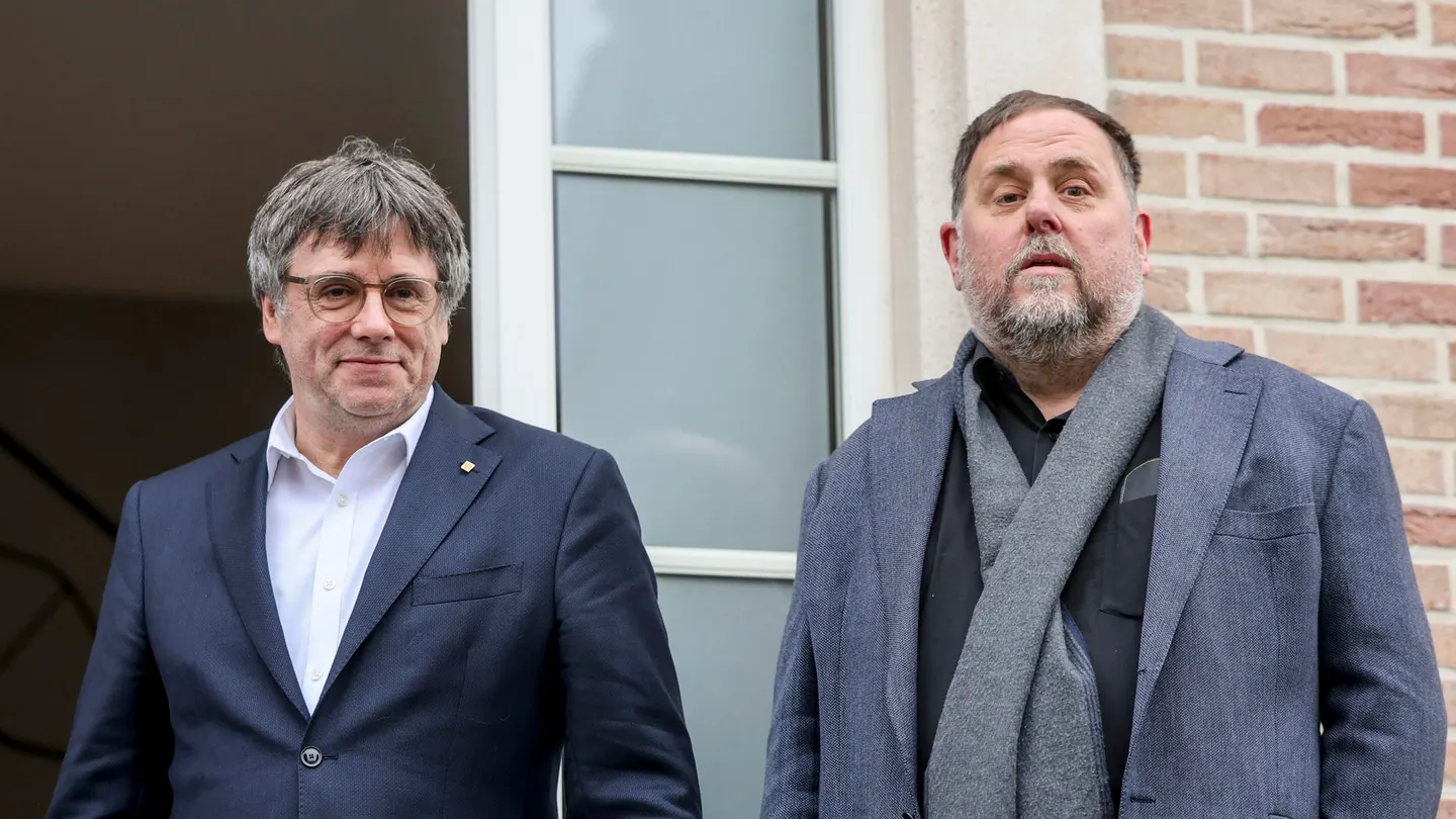Junqueras se reúne con Puigdemont en Waterloo buscando "construir los mejores acuerdos" para Cataluña Junqueras se reúne con Puigdemont en Waterloo buscando "construir los mejores acuerdos" para Cataluña