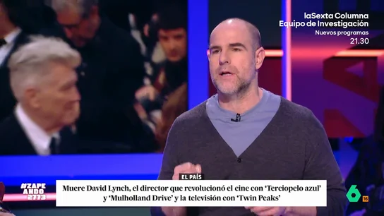 "De mis 20 películas favoritas, a lo mejor 3 o 4 son de David Lynch": Alberto Rey recuerda al mítico director "Es el gran cineasta del surrealismo y la cotidianeidad; mezcla cosas que conocemos con otras que directamente no entendemos", comenta Alberto Rey en este vídeo, donde hace su particular homenaje a David Lynch.