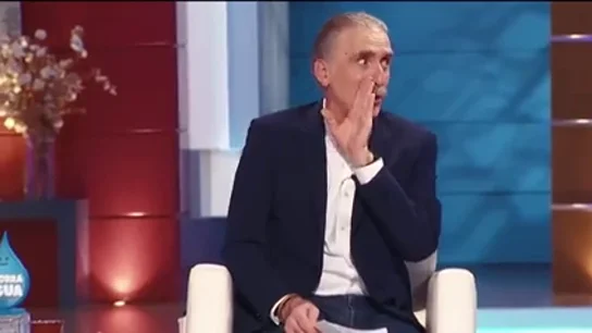 'Lo de Évole' acompaña a Charo al programa de Juan y Medio en Canal Sur: "Viene a por su cuarto marido" 'Lo de Évole' acompaña a Charo al programa de Juan y Medio en Canal Sur: "Viene a por su cuarto marido"