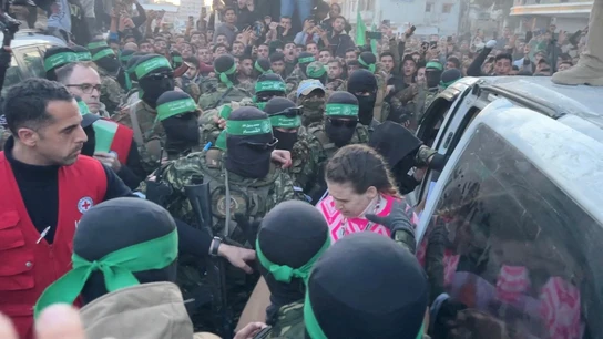 Hamás entrega en Gaza a una de las tres rehenes secuestradas en Gaza como parte del acuerdo de alto el fuego Hamás entrega en Gaza a una de las tres rehenes secuestradas en Gaza como parte del acuerdo de alto el fuego