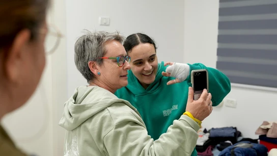 Emily Damari, una de las civiles liberadas por Hamás este domingo, en Reim (Israel) Emily Damari, una de las civiles liberadas por Hamás este domingo, en Reim (Israel)