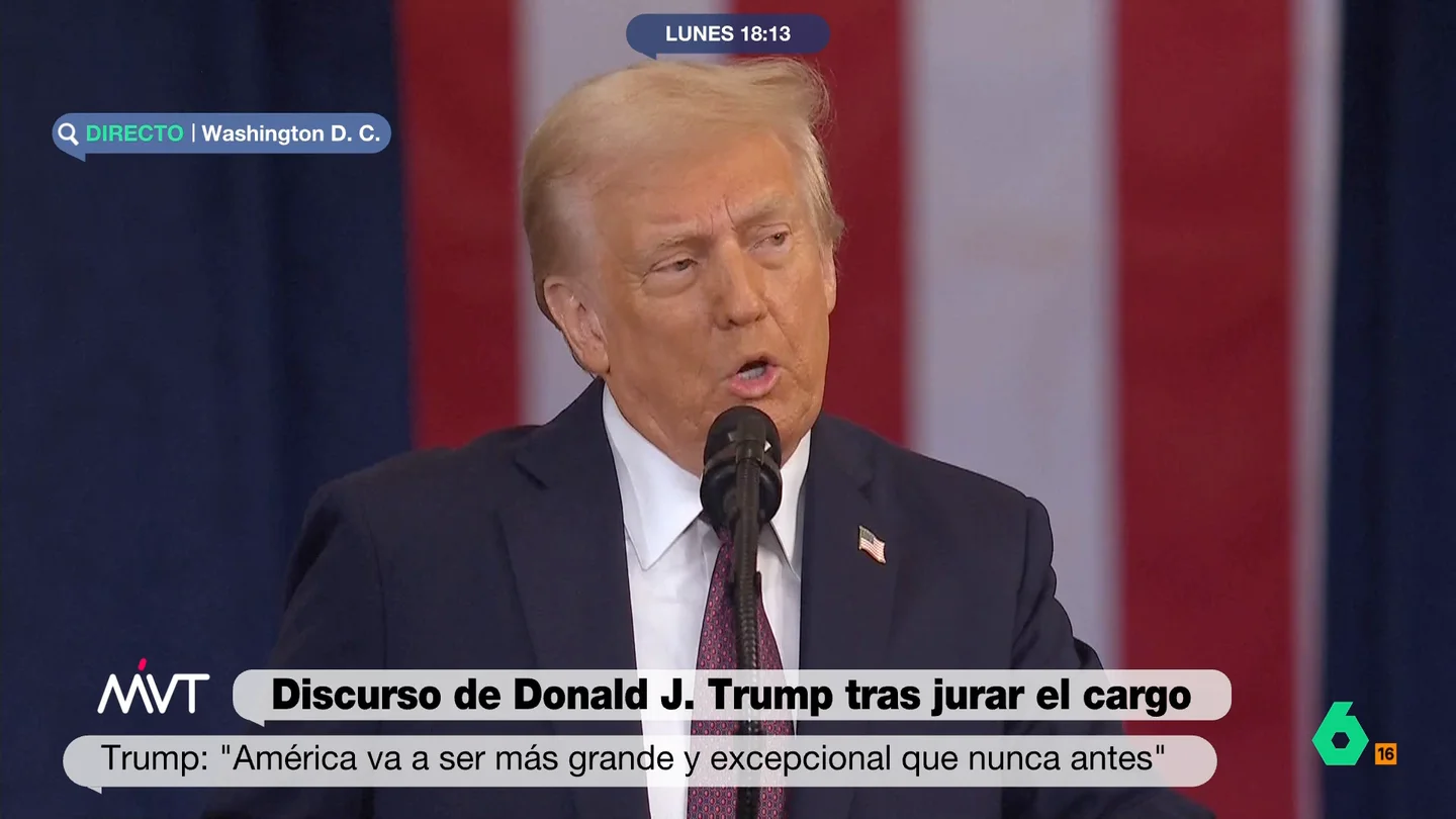 Cristina Pardo, sobre la poca "caballerosidad" de Trump en su discurso Cristina Pardo comenta en este vídeo el momento en que Trump aprovecha su discurso tras jurar el cargo como presidente de EEUU y aprovecha para atacar la Administración Biden. "Él está ahí, no cómo él, que no fue a la toma de posesión", recuerda.